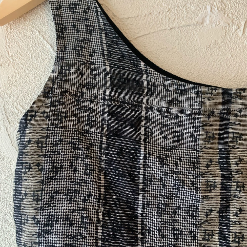 Unique Andrew Fezza Crop Top - Picture 4 of 5